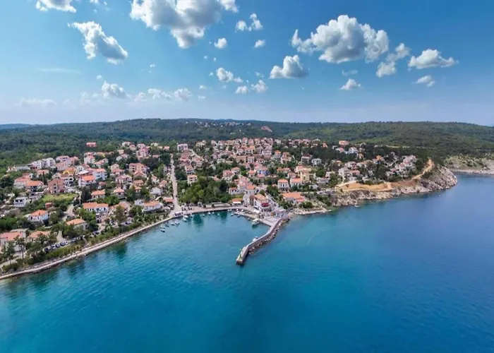Apartment Apartment In Silo Near The Sea Šilo