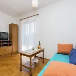 Lägenhet Apartment In Silo Near The Sea Šilo
