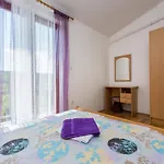 Apartment In Silo Near The Sea Lägenhet Šilo